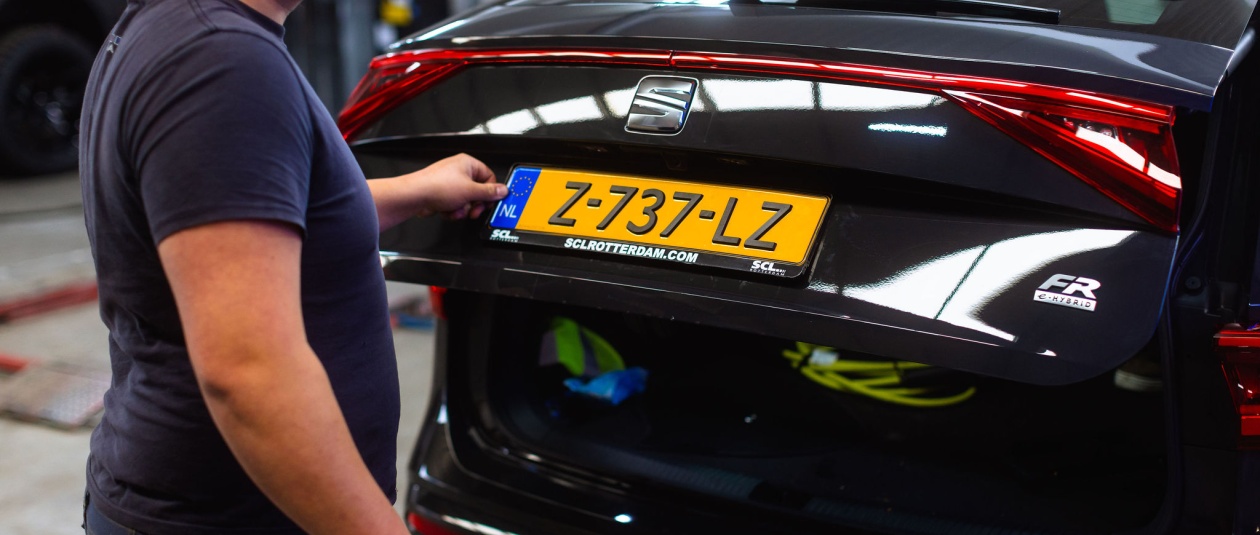 Op Nederlands kenteken zetten