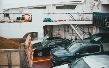 Auto exporteren naar Sao Tomé & Principe: Hoe SCL Rotterdam de logistiek uit handen neemt